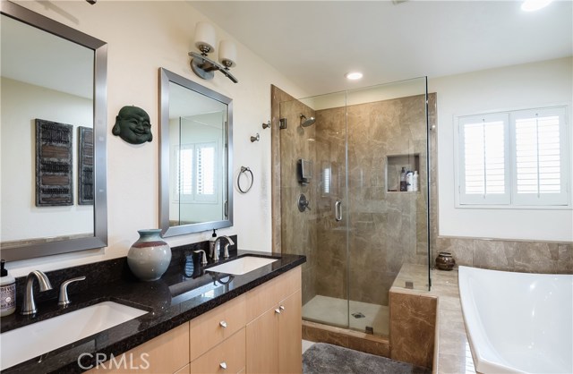 651 4th Street, Hermosa Beach, California 90254, 3 Bedrooms Bedrooms, ,2 BathroomsBathrooms,Residential,Sold,4th,SB20132853