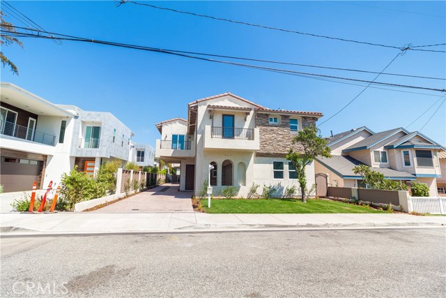 2315 Clark Lane, Redondo Beach, California 90278, 4 Bedrooms Bedrooms, ,3 BathroomsBathrooms,Residential,Sold,Clark,SB17195464