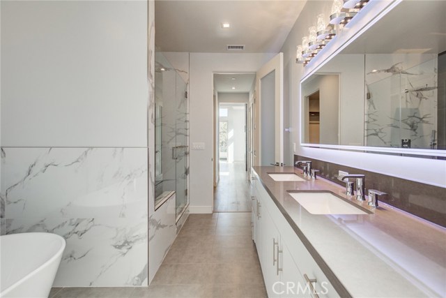 1011 Spencer Street, Redondo Beach, California 90277, 4 Bedrooms Bedrooms, ,3 BathroomsBathrooms,Residential,Sold,Spencer,PV20031489