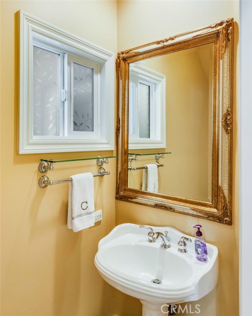 513 Juanita Avenue, Redondo Beach, California 90277, 3 Bedrooms Bedrooms, ,3 BathroomsBathrooms,Residential,Sold,Juanita,SB17071285