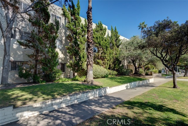 Photo of 1001 E Villa Street, Pasadena, CA 91106