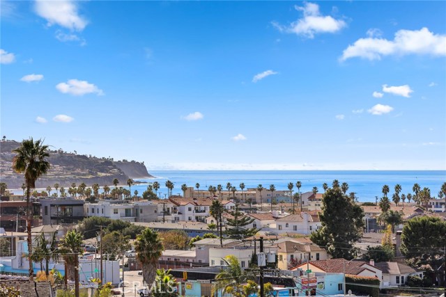 313 Avenue F, Redondo Beach, California 90277, 5 Bedrooms Bedrooms, ,4 BathroomsBathrooms,Residential,Sold,Avenue F,OC21017149