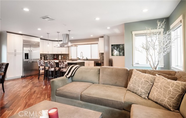 2314 Robinson Street, Redondo Beach, California 90278, 4 Bedrooms Bedrooms, ,3 BathroomsBathrooms,Residential,Sold,Robinson,SB20254263