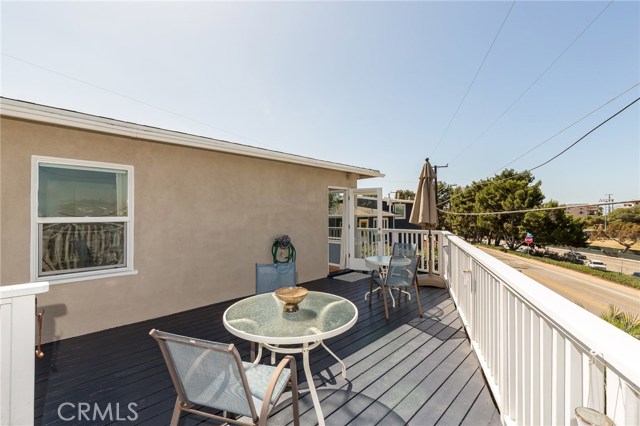 613 19th Street, Manhattan Beach, California 90266, 3 Bedrooms Bedrooms, ,2 BathroomsBathrooms,Residential,Sold,19th,SB19216606