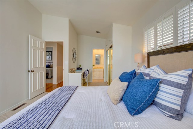 729 12th Street, Manhattan Beach, California 90266, 3 Bedrooms Bedrooms, ,2 BathroomsBathrooms,Residential,Sold,12th,SB19138998