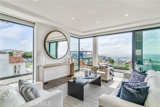 301 20th Street, Manhattan Beach, California 90266, 4 Bedrooms Bedrooms, ,5 BathroomsBathrooms,Residential,Sold,20th,SB19211056