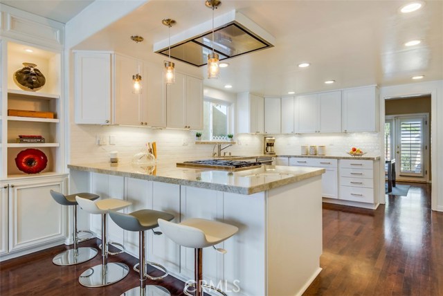 202 Lucia Avenue, Redondo Beach, California 90277, 4 Bedrooms Bedrooms, ,3 BathroomsBathrooms,Residential,Sold,Lucia,PV17247828