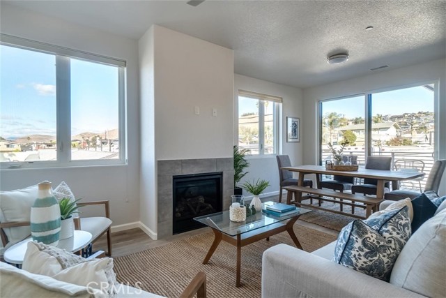 Detail Gallery Image 1 of 1 For 2424 Main, Morro Bay,  CA 93442 - 3 Beds | 2/1 Baths