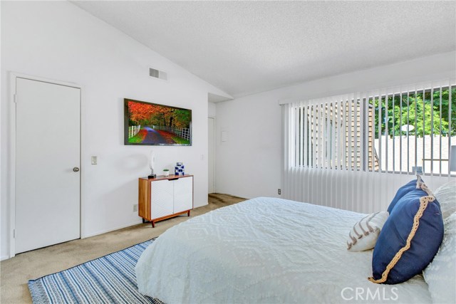 2 Bed Home for Sale in Van Nuys, California