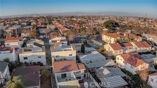 2215 Huntington Lane, Redondo Beach, California 90278, 3 Bedrooms Bedrooms, ,2 BathroomsBathrooms,Residential,Sold,Huntington,PW21010737