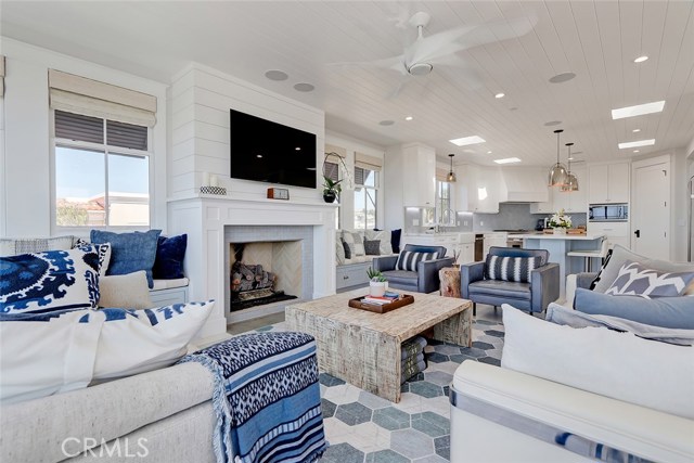 304 3rd Street, Manhattan Beach, California 90266, 4 Bedrooms Bedrooms, ,3 BathroomsBathrooms,Residential,Sold,3rd,SB19234721