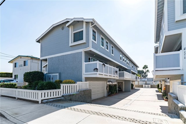 2218 Mathews Avenue, Redondo Beach, California 90278, 3 Bedrooms Bedrooms, ,3 BathroomsBathrooms,Residential,Sold,Mathews,SB18269215