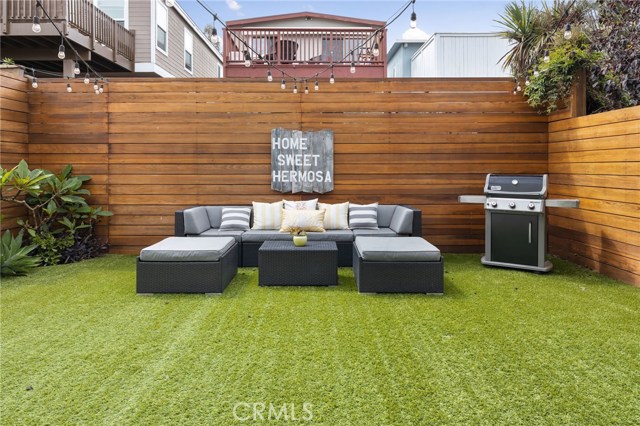 1216 20th Place, Hermosa Beach, California 90254, 3 Bedrooms Bedrooms, ,2 BathroomsBathrooms,Residential,Sold,20th,SB20132382