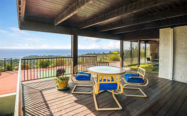 1425 Via Zumaya, Palos Verdes Estates, California 90274, 5 Bedrooms Bedrooms, ,3 BathroomsBathrooms,Residential,Sold,Via Zumaya,PV17070870