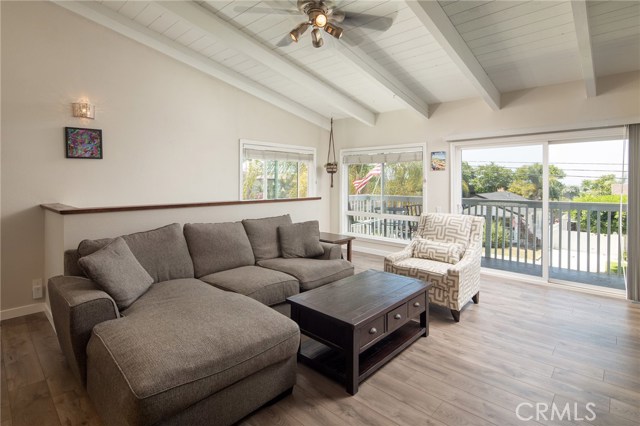 834 Lucia Avenue, Redondo Beach, California 90277, 3 Bedrooms Bedrooms, ,2 BathroomsBathrooms,Residential,Sold,Lucia,SB18180242