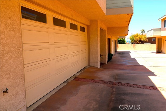 211 Helberta Avenue, Redondo Beach, California 90277, 2 Bedrooms Bedrooms, ,2 BathroomsBathrooms,Residential,Sold,Helberta,RS19118190