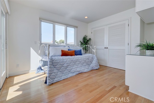 1057 8th Place, Hermosa Beach, California 90254, 5 Bedrooms Bedrooms, ,3 BathroomsBathrooms,Residential,Sold,8th,SB19212583