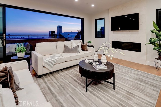 1705 Bayview Drive, Hermosa Beach, California 90254, 4 Bedrooms Bedrooms, ,2 BathroomsBathrooms,Residential,Sold,Bayview,SB20095687