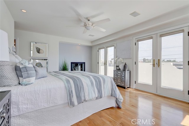 1057 8th Place, Hermosa Beach, California 90254, 5 Bedrooms Bedrooms, ,3 BathroomsBathrooms,Residential,Sold,8th,SB19212583