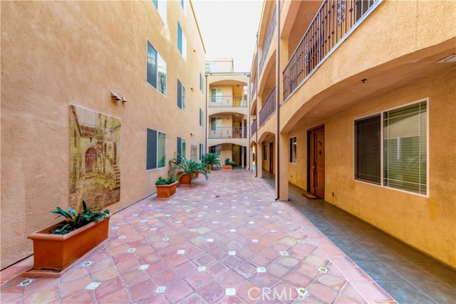 3 Bed Home for Sale in Los Angeles, California