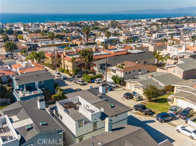 548 Pine Street, Hermosa Beach, California 90254, 4 Bedrooms Bedrooms, ,3 BathroomsBathrooms,Residential,Sold,Pine,SB21026550