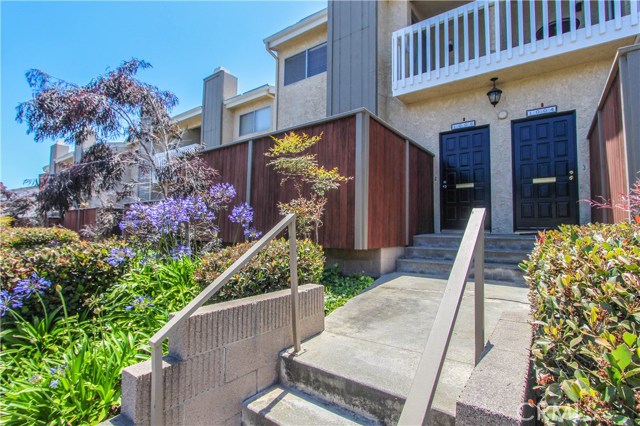 1006 Palm Lane, Redondo Beach, California 90278, 2 Bedrooms Bedrooms, ,2 BathroomsBathrooms,Residential,Sold,Palm,PW18131280
