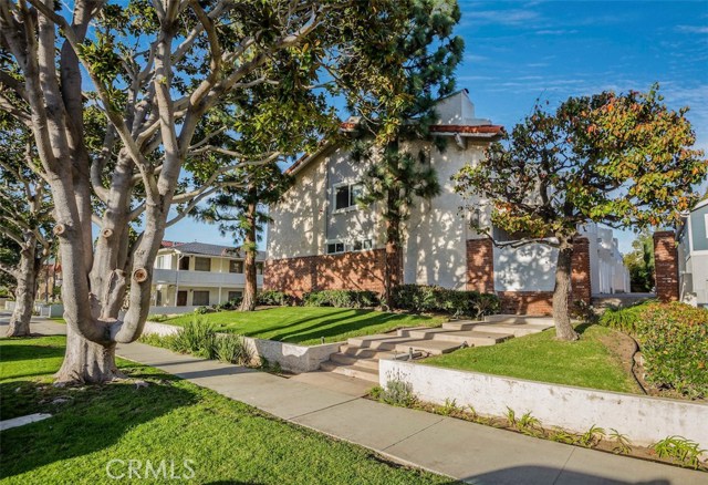 710 Guadalupe Avenue, Redondo Beach, California 90277, 2 Bedrooms Bedrooms, ,1 BathroomBathrooms,Residential,Sold,Guadalupe,SB19016726