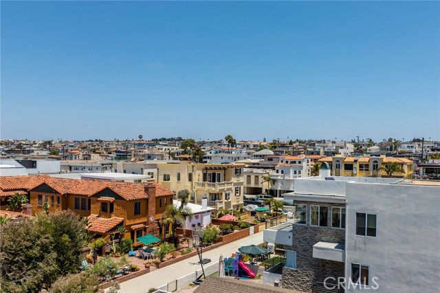 18 5th Street, Hermosa Beach, California 90254, 3 Bedrooms Bedrooms, ,4 BathroomsBathrooms,Residential,Sold,5th,SB18157510