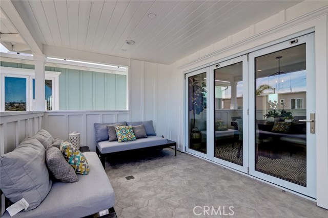 702 Loma Drive, Hermosa Beach, California 90254, 3 Bedrooms Bedrooms, ,3 BathroomsBathrooms,Residential,Sold,Loma,SB18137124