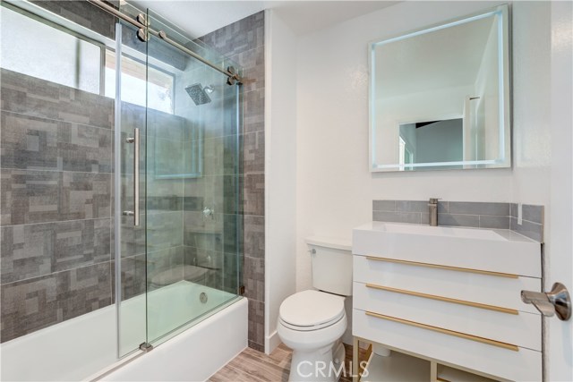 1320 12th Street, Manhattan Beach, California 90266, 2 Bedrooms Bedrooms, ,2 BathroomsBathrooms,Residential,Sold,12th,SB20186384