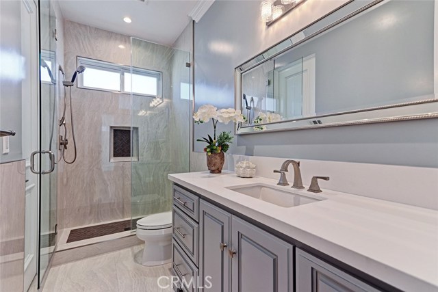 404 Lucia, Redondo Beach, California 90277, 4 Bedrooms Bedrooms, ,3 BathroomsBathrooms,Residential,Sold,Lucia,SB17221767