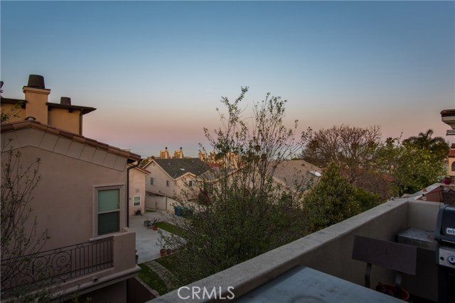613 Lucia Avenue, Redondo Beach, California 90277, 4 Bedrooms Bedrooms, ,2 BathroomsBathrooms,Residential,Sold,Lucia,SB20146228