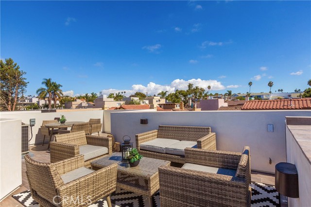 526 ELENA Avenue, Redondo Beach, California 90277, 5 Bedrooms Bedrooms, ,4 BathroomsBathrooms,Residential,Sold,ELENA,SB18239581