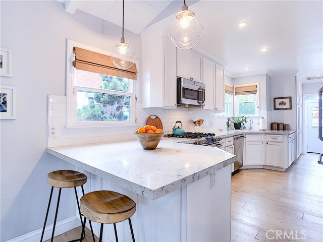 2801 Valley Drive, Manhattan Beach, California 90266, 2 Bedrooms Bedrooms, ,1 BathroomBathrooms,Residential,Sold,Valley,SB19012172