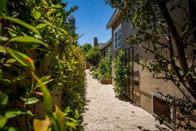 1407 23rd Street, Manhattan Beach, California 90266, 4 Bedrooms Bedrooms, ,2 BathroomsBathrooms,Residential,Sold,23rd,SB17168172