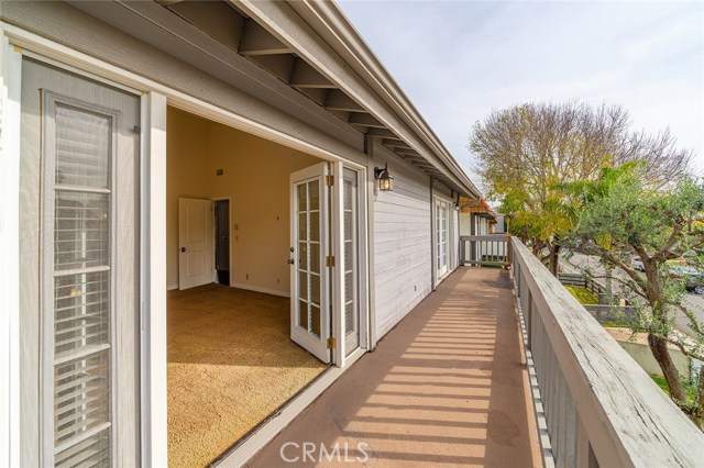Master bedroom access to the balcony!