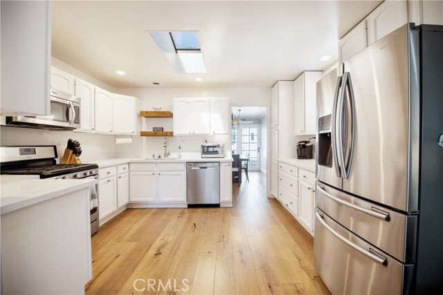 Spacious and bright kitchen
