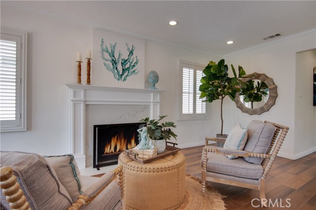 329 4th Street, Manhattan Beach, California 90266, 3 Bedrooms Bedrooms, ,2 BathroomsBathrooms,Residential,Sold,4th,SB20090773