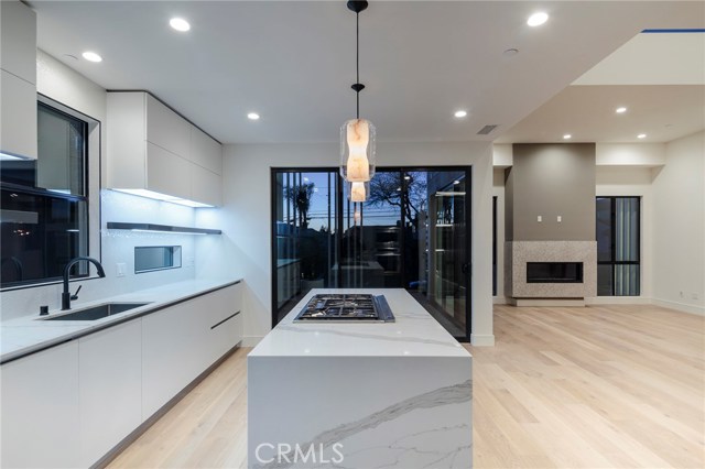 228 Helberta Avenue, Redondo Beach, California 90277, 5 Bedrooms Bedrooms, ,5 BathroomsBathrooms,Residential,Sold,Helberta,PV18015757