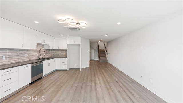 1700 Carlson Ln, Redondo Beach, California 90278, 3 Bedrooms Bedrooms, ,3 BathroomsBathrooms,Residential,Sold,Carlson Ln,PV20186128