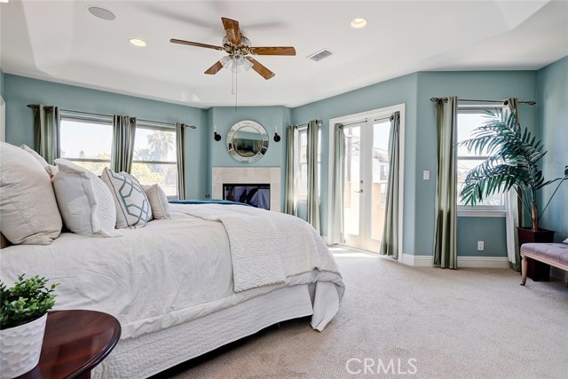 1601 19th Street, Manhattan Beach, California 90266, 4 Bedrooms Bedrooms, ,3 BathroomsBathrooms,Residential,Sold,19th,SB19095316