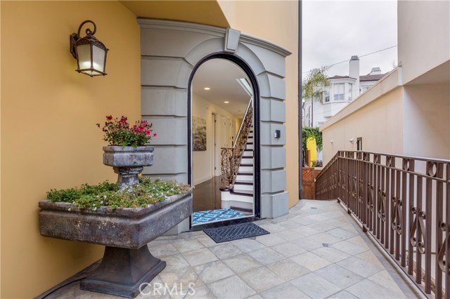 472 29th Street, Manhattan Beach, California 90266, 5 Bedrooms Bedrooms, ,4 BathroomsBathrooms,Residential,Sold,29th,SB18162570