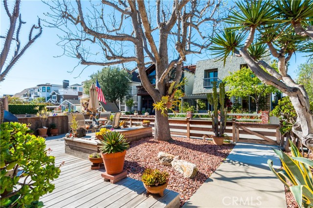 400 9th Street, Manhattan Beach, California 90266, 3 Bedrooms Bedrooms, ,1 BathroomBathrooms,Residential,Sold,9th,SB17061097