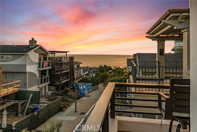333 18th Street, Manhattan Beach, California 90266, 6 Bedrooms Bedrooms, ,6 BathroomsBathrooms,Residential,Sold,18th,SB20041835
