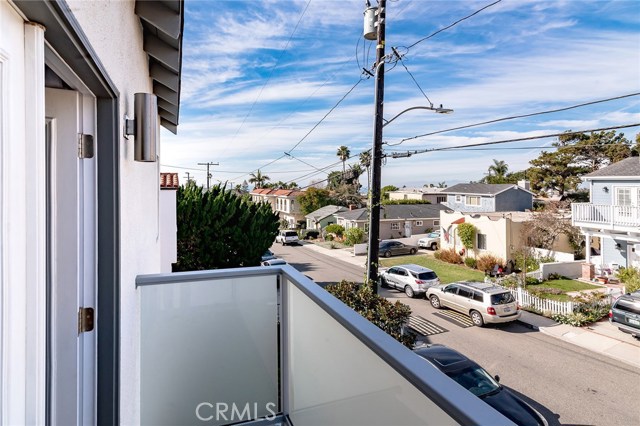 1156 9th Street, Hermosa Beach, California 90254, 3 Bedrooms Bedrooms, ,1 BathroomBathrooms,Residential,Sold,9th,SB20005266