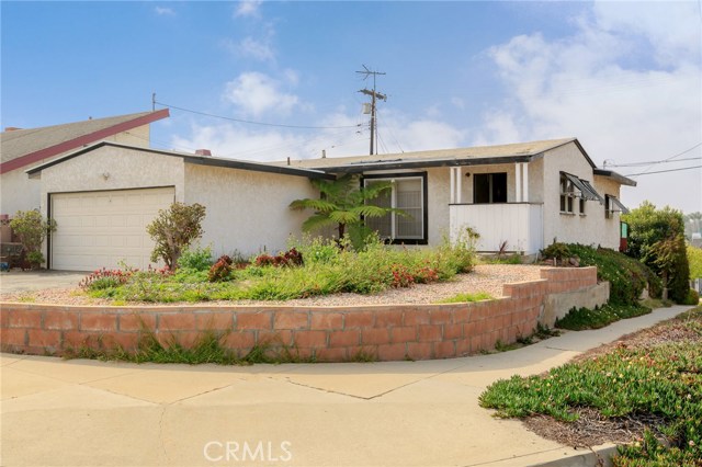 1300 Curtis Avenue, Manhattan Beach, California 90266, 3 Bedrooms Bedrooms, ,2 BathroomsBathrooms,Residential,Sold,Curtis,SB18093310