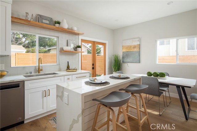 308 Francisca Avenue, Redondo Beach, California 90277, 4 Bedrooms Bedrooms, ,3 BathroomsBathrooms,Residential,Sold,Francisca,SB19268645