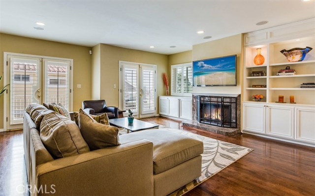 202 Lucia Avenue, Redondo Beach, California 90277, 4 Bedrooms Bedrooms, ,3 BathroomsBathrooms,Residential,Sold,Lucia,PV17247828