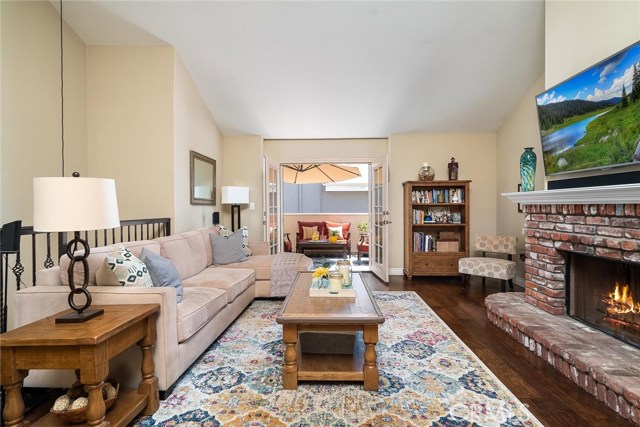 2007 Carnegie Lane, Redondo Beach, California 90278, 3 Bedrooms Bedrooms, ,2 BathroomsBathrooms,Residential,Sold,Carnegie,SB19187056