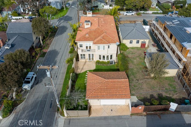 700 36th Street, Manhattan Beach, California 90266, 4 Bedrooms Bedrooms, ,3 BathroomsBathrooms,Residential,Sold,36th,SB19004820